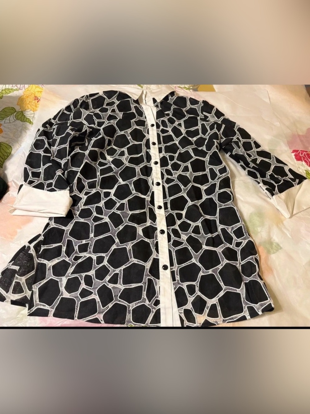 Ladies Black & White Patterned Button-Up Shirt